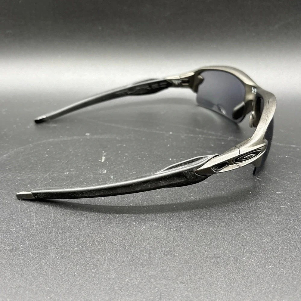Oakley Flak 2.0 Sunglasses OO9188-6159 Concrete 59-12 133 Gray Lenses